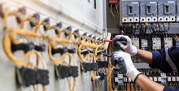 Professional Electrician technician working in Vaughn, WA